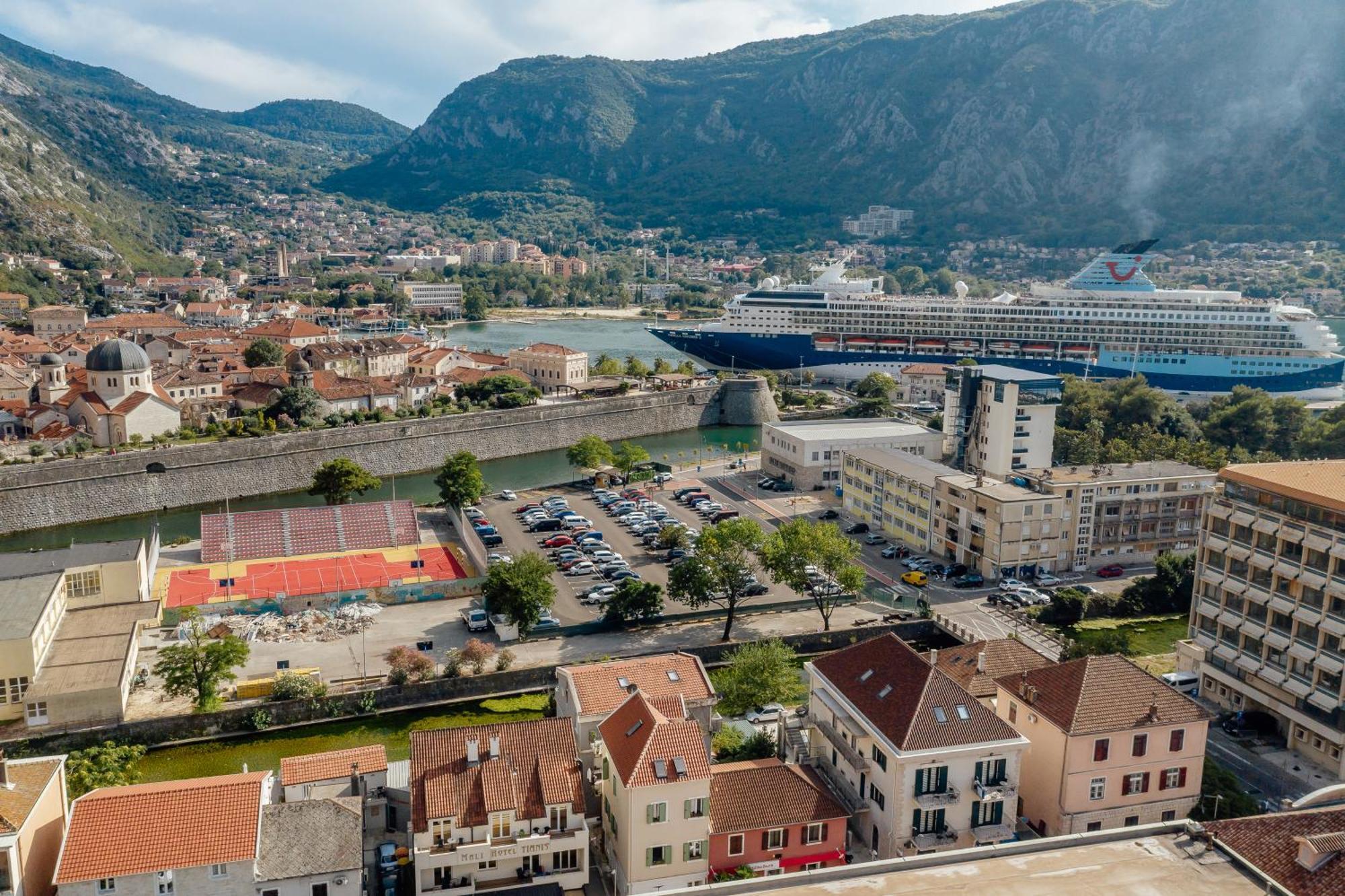 Kotor Central Point 外观 照片