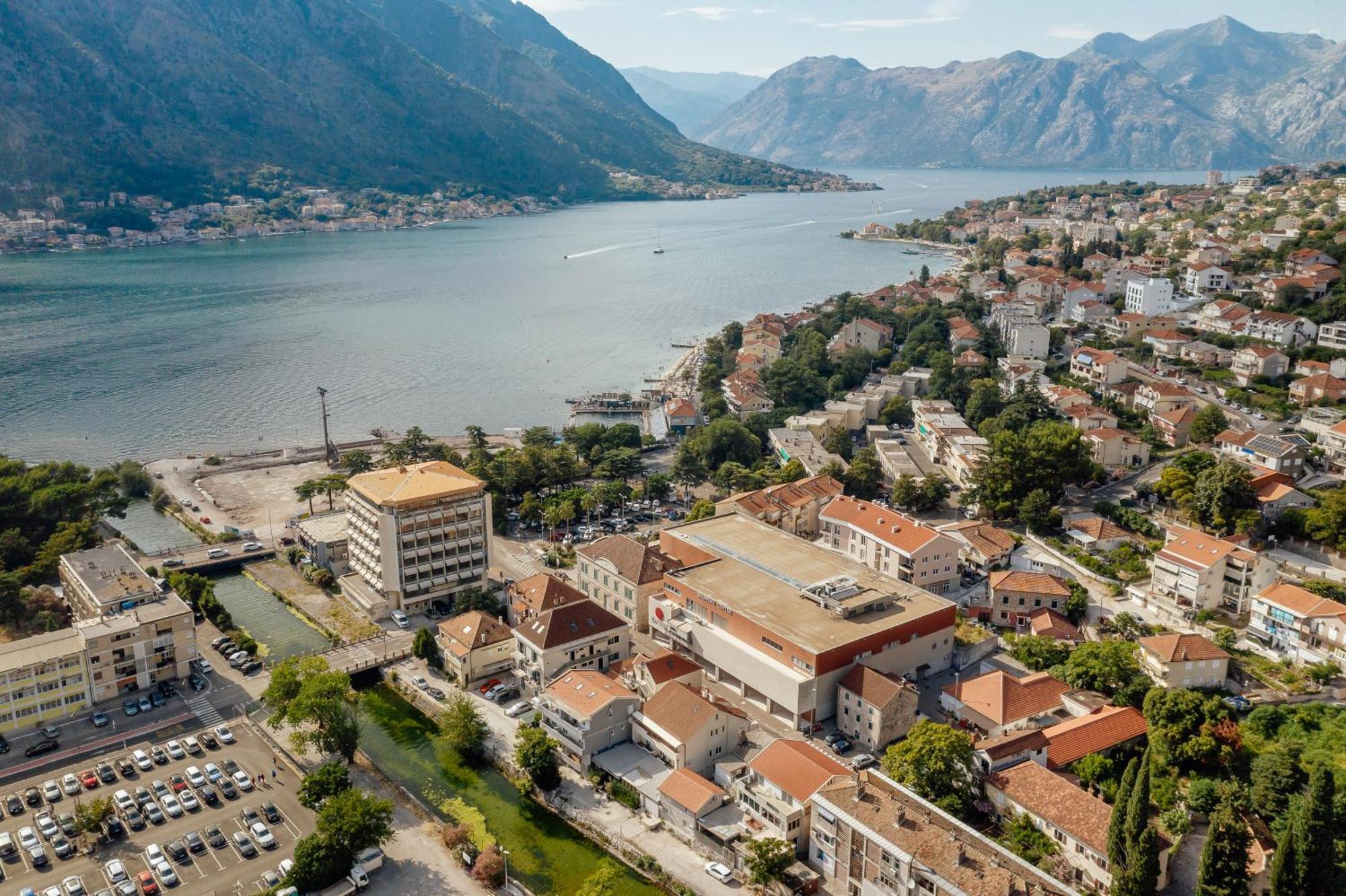 Kotor Central Point 外观 照片